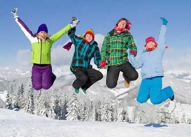 Kashmir-family-trip-to-kashmir-gulmarg