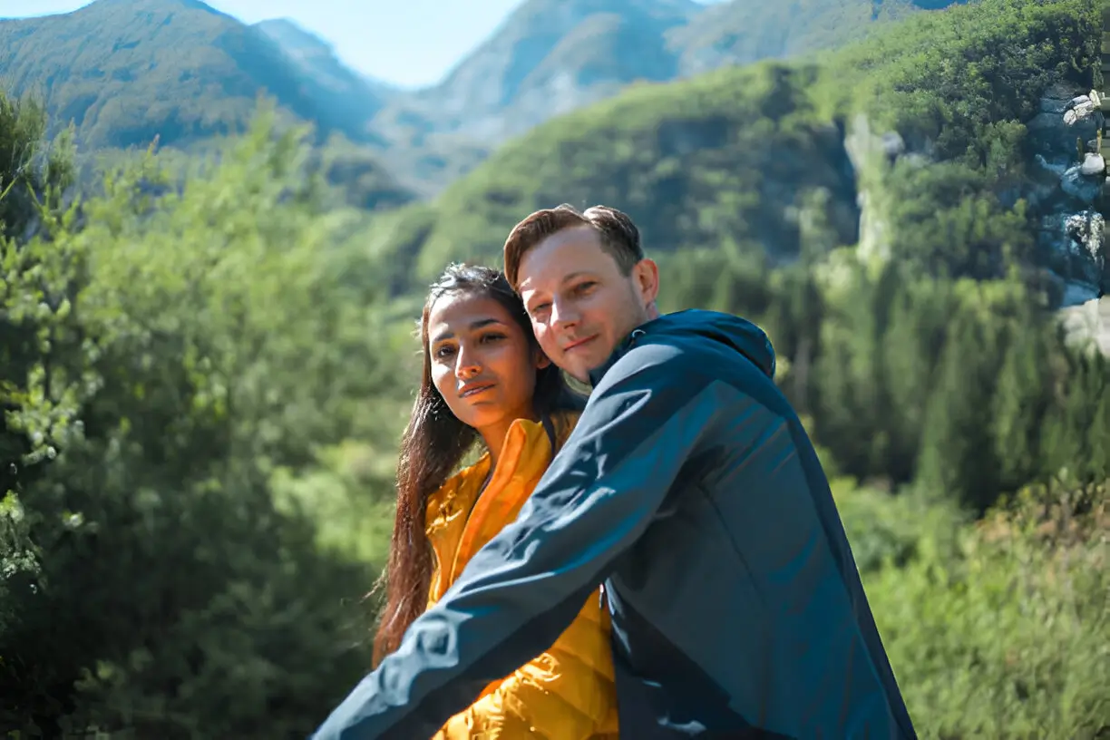 A-couple-on-a-romantic-tour-to-kashmir
