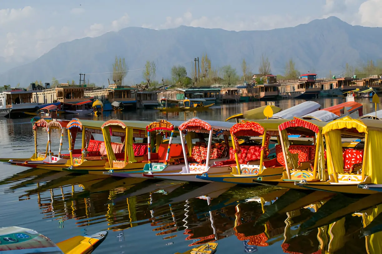 Top 10 Must-Visit Places in Jammu Kashmir for First-Time Travelers