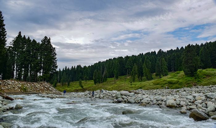 Doodhpathri Kashmir Tour Packages