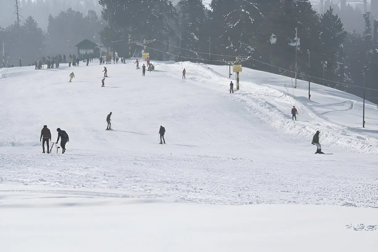 Kashmir winter skiing packages with gulmarg and pahalgam