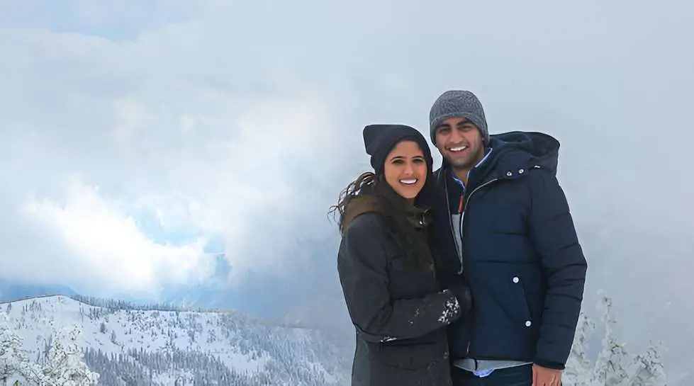 couple on their first honeymoon trip to kashmir