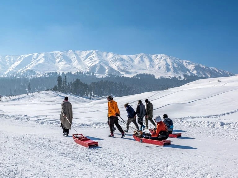 January Kashmir Trip 2026: Best Places & Things to Do 