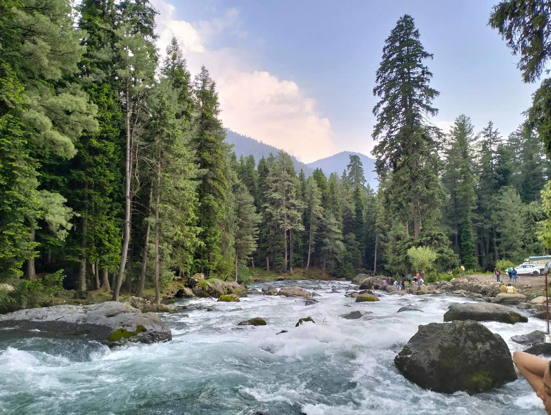 Kashmir in September 2026: Weather, 10-Day Itinerary, Costs & Best Places to Visit